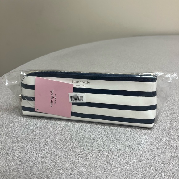 Kate Spade ♠️ Navy and White Striped Pencil Case - Picture 5 of 6